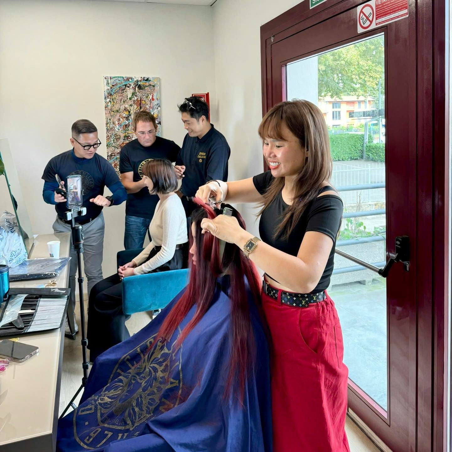 nghe-thuat-toc-viet-vuon-xa-dau-an-viet-nam-tai-hairshow-prospettive-party-2025-11-min