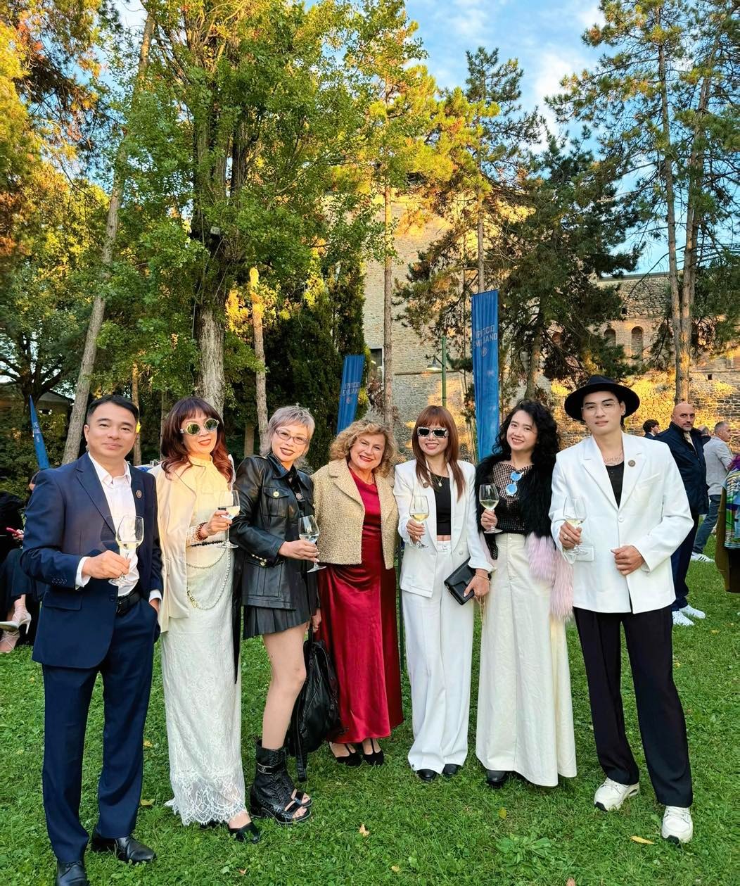 nghe-thuat-toc-viet-vuon-xa-dau-an-viet-nam-tai-hairshow-prospettive-party-2025-8-min