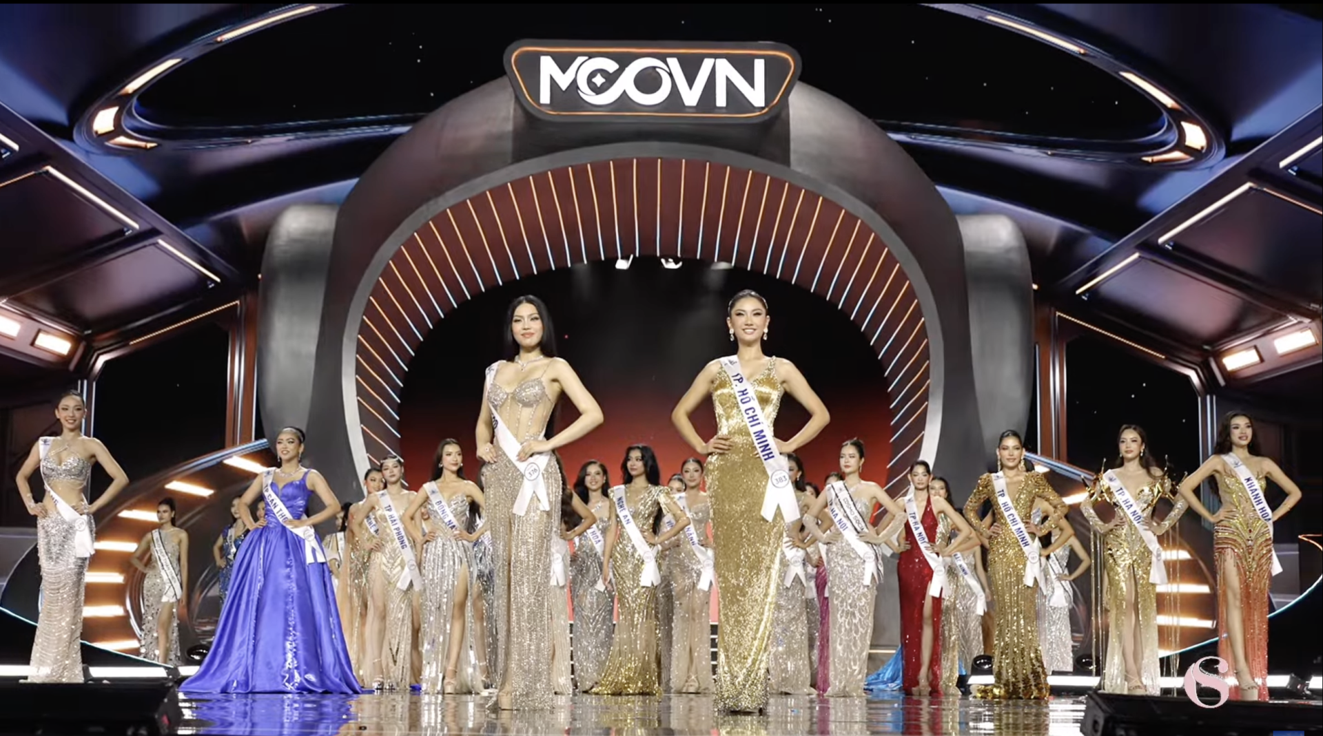 hoa-hau-hoan-vu-cosmo-viet-nam-2025-ve-dep-cua-trai-tim-biet-hanh-dong-10