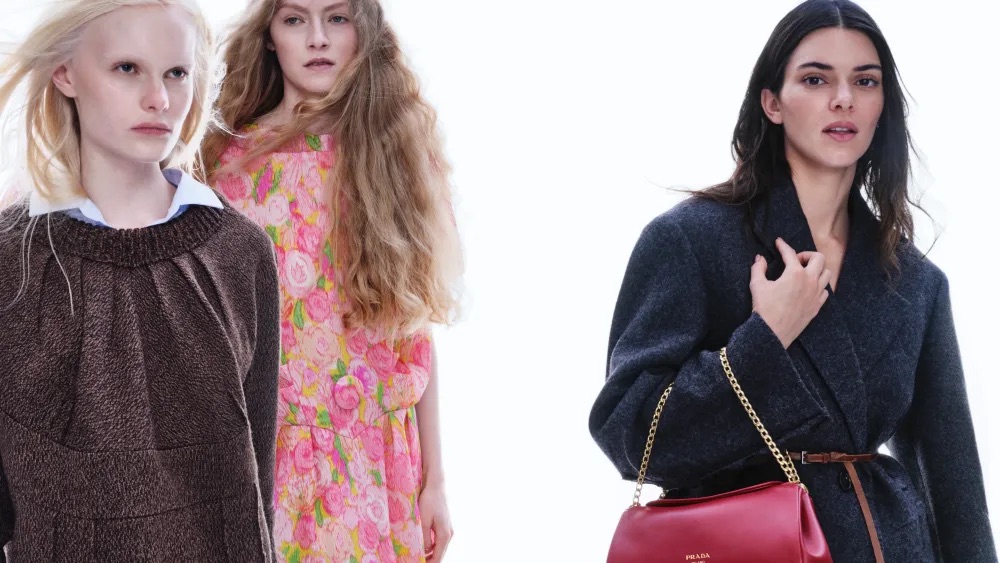 kendall-jenner-va-dan-nguoi-mau-tro-lai-trong-chien-dich-Prada-thu-dong-2025-3