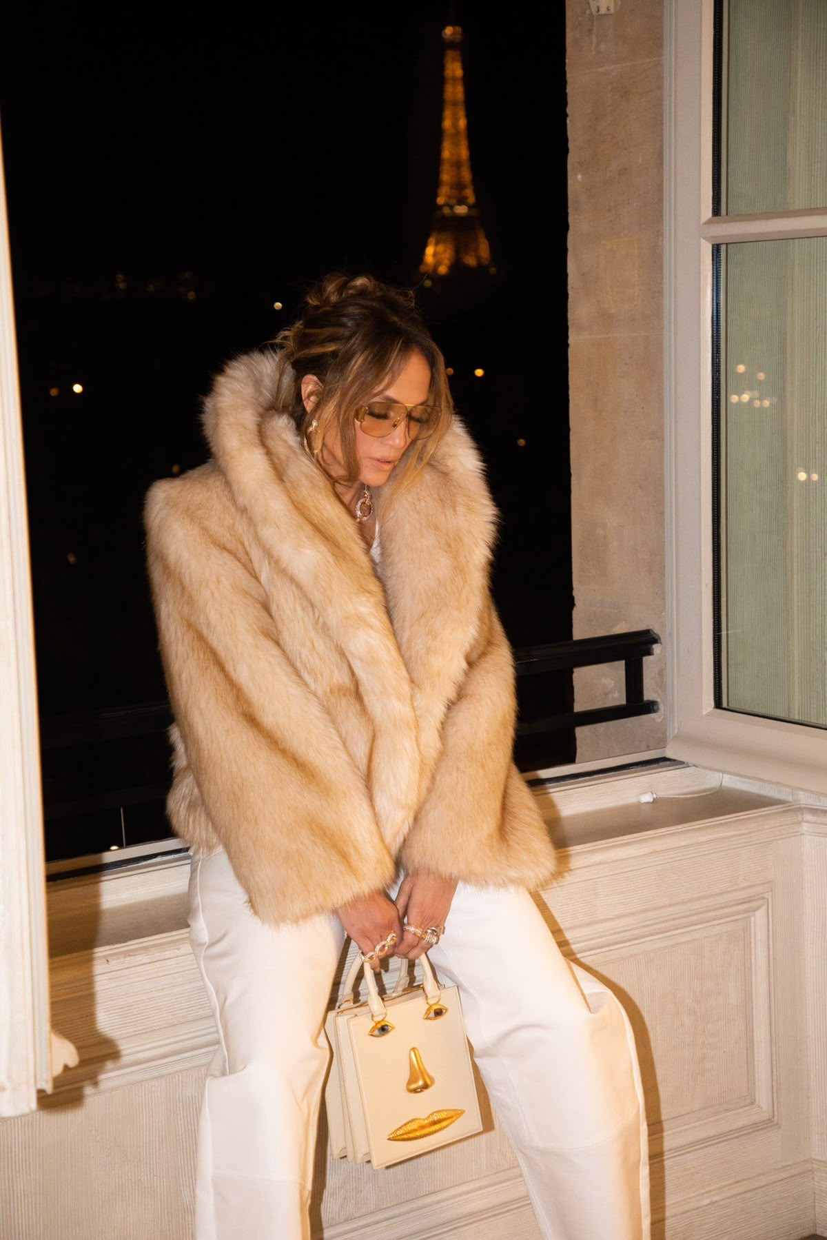 mod-wife-style-khi-thoi-trang-khoac-len-minh-quyen-uy-va-drama-6