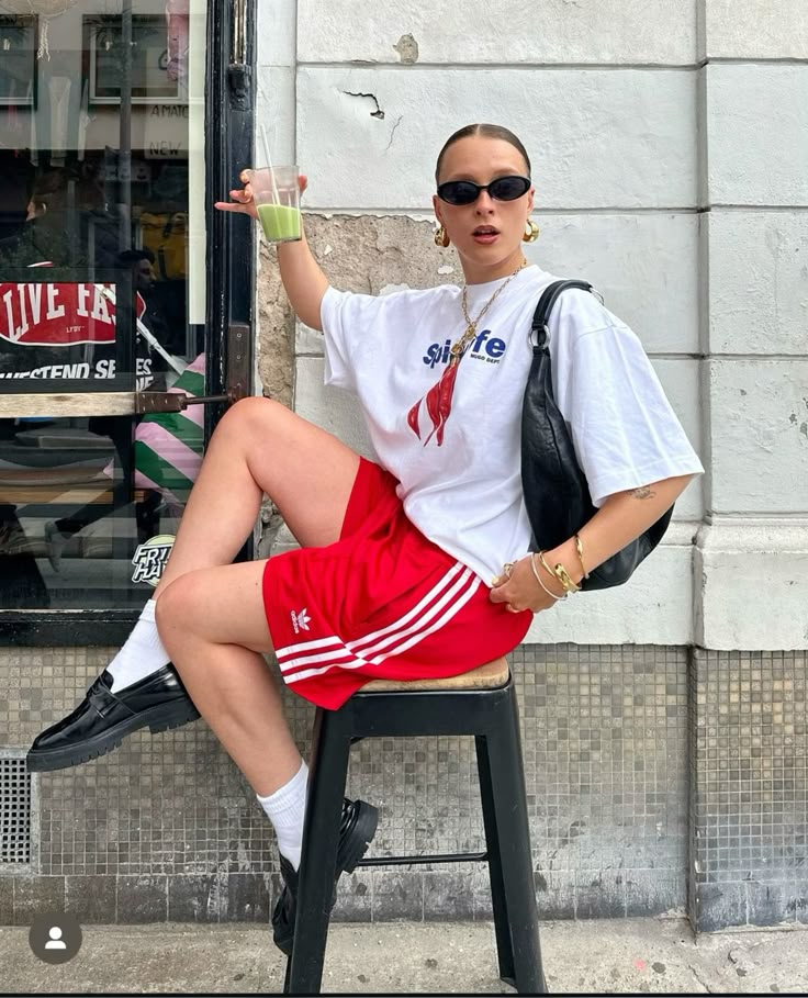 phong-cach-trang-phuc-sporty-chic-cach-the-hien-loi-song-qua-trang-phuc-5