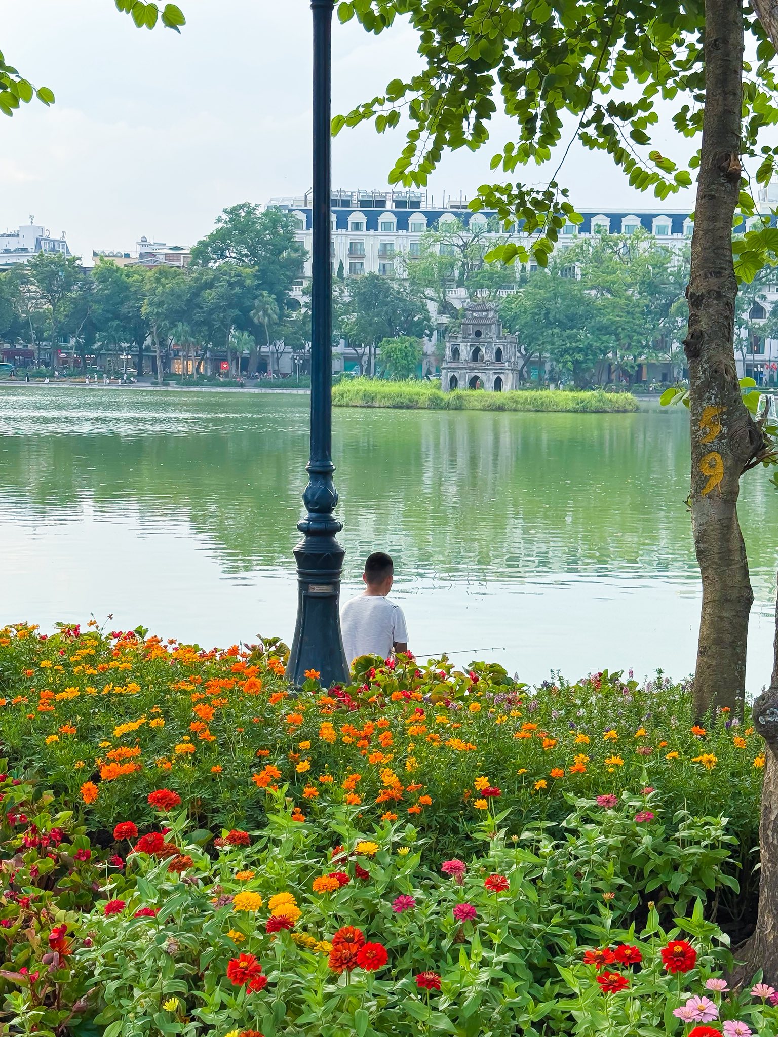 ha-noi-ruc-ro-mua-trang-diem-danh-diem-check-in-trung-thu-3