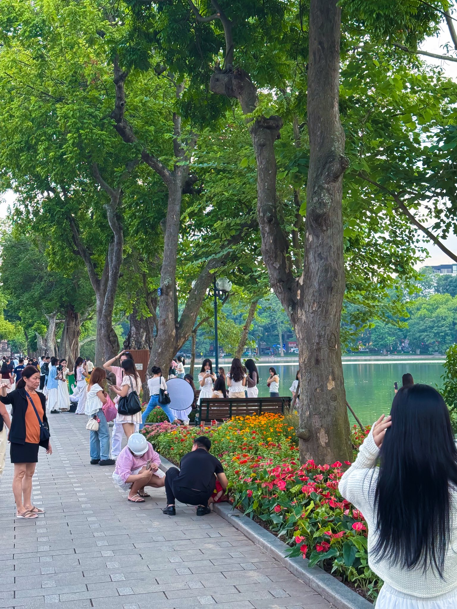 ha-noi-ruc-ro-mua-trang-diem-danh-diem-check-in-trung-thu-4