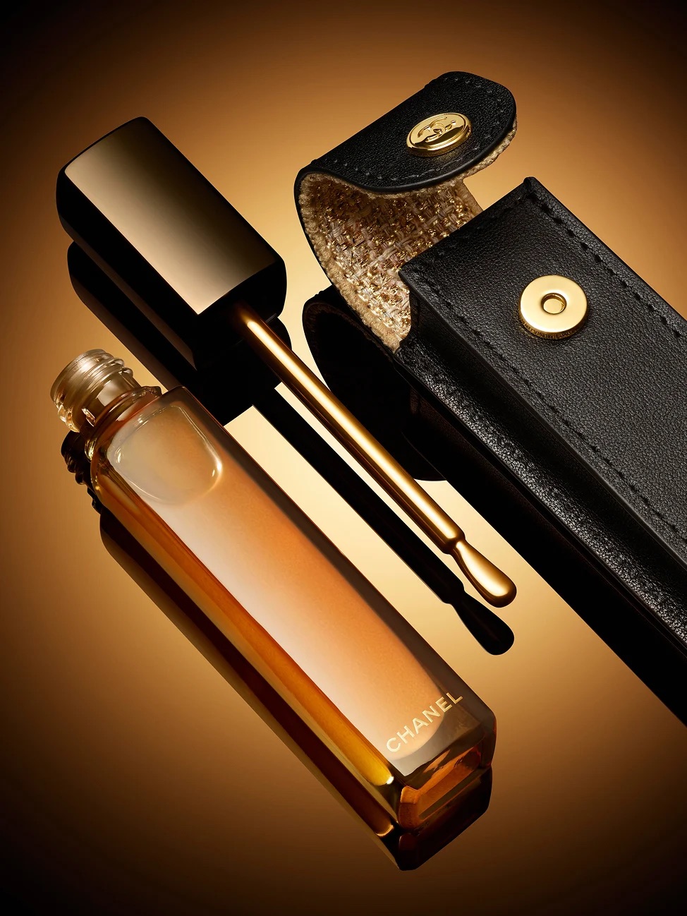 sublimage-lextrait-huile-levres-dot-pha-moi-tren-doi-moi-tu-chanel-3