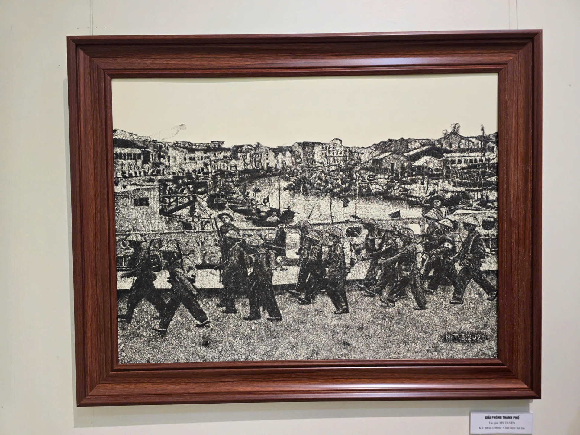 trien-lam-soi-toc-soi-nghe-thuat-va-hanh-trinh-sang-tao-cua-ntm-toc-my-tuyen-9