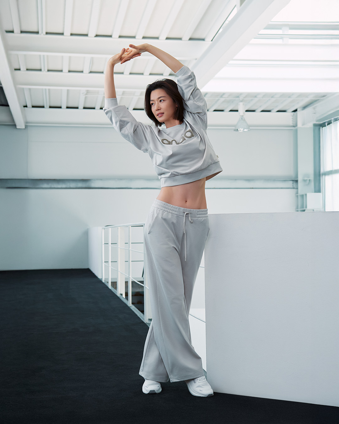 bi-quyet-giu-dang-san-chac-nhu-mo-chanh-jun-ji-huyn-o-tuoi-44-4