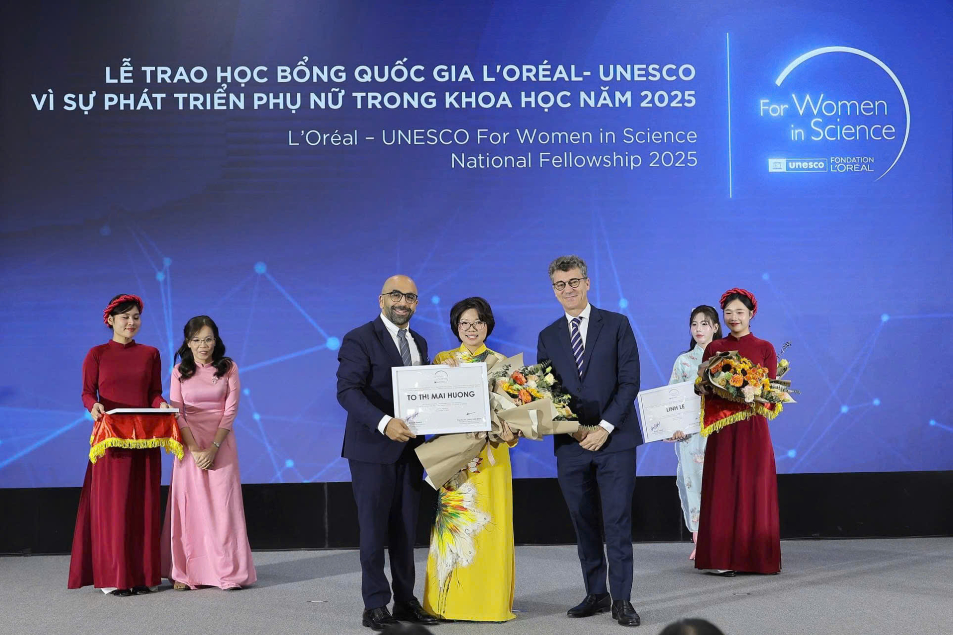 4-LOreal-UNESCO-vi-su-phat-trien-phu-nu-trong-khoa-hoc-16-nam-kien-tao-be-phong-toan-cau-cho-tri-tue-viet