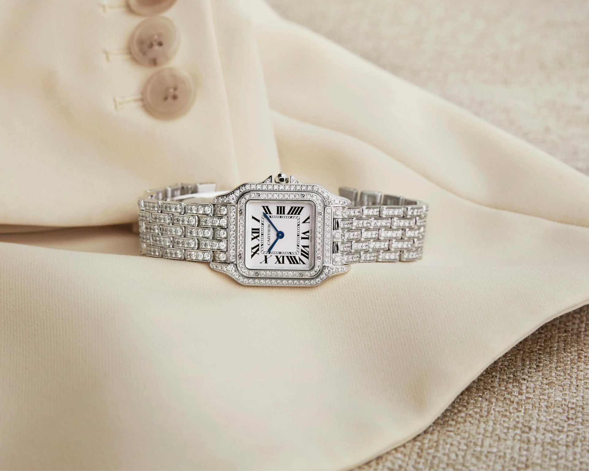 5-cartier-noi-nghe-thuat-kim-hoan-ton-vinh-dong-ho