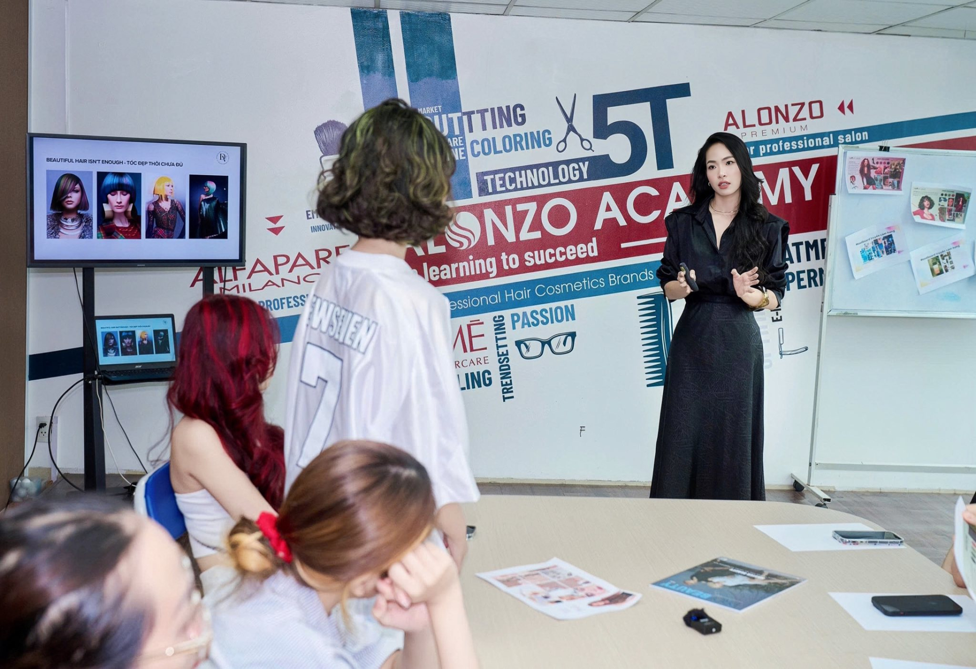 du-an-nguoi-viet-thiet-ke-toc-hanh-trinh-nang-tam-sang-tao-va-khang-dinh-ban-sac-viet-9