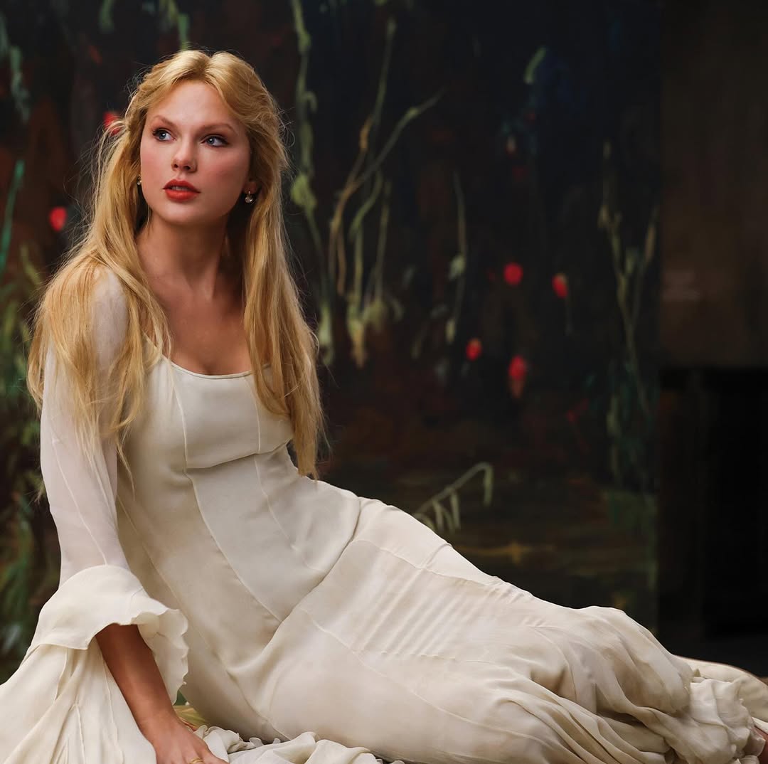 Showgirl-Taylor-Swift-va-oufit-trong-mv-The-Fate-of-Ophelia-2