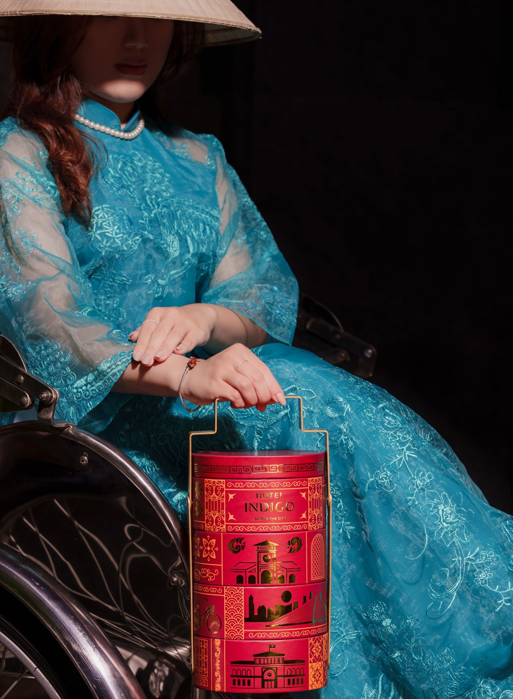 premium-mooncakes-khi-hop-banh-trung-thu-tro-thanh-phu-kien-thoi-trang-phu-kien-thoi-trang-cua-phai-dep-4