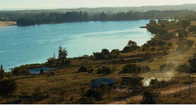 ly-hai-tro-lai-man-anh-rong-voi-lat-mat-8-vong-tay-nang-cham-den-gioi-tre-thau-hieu-bac-cha-me-3