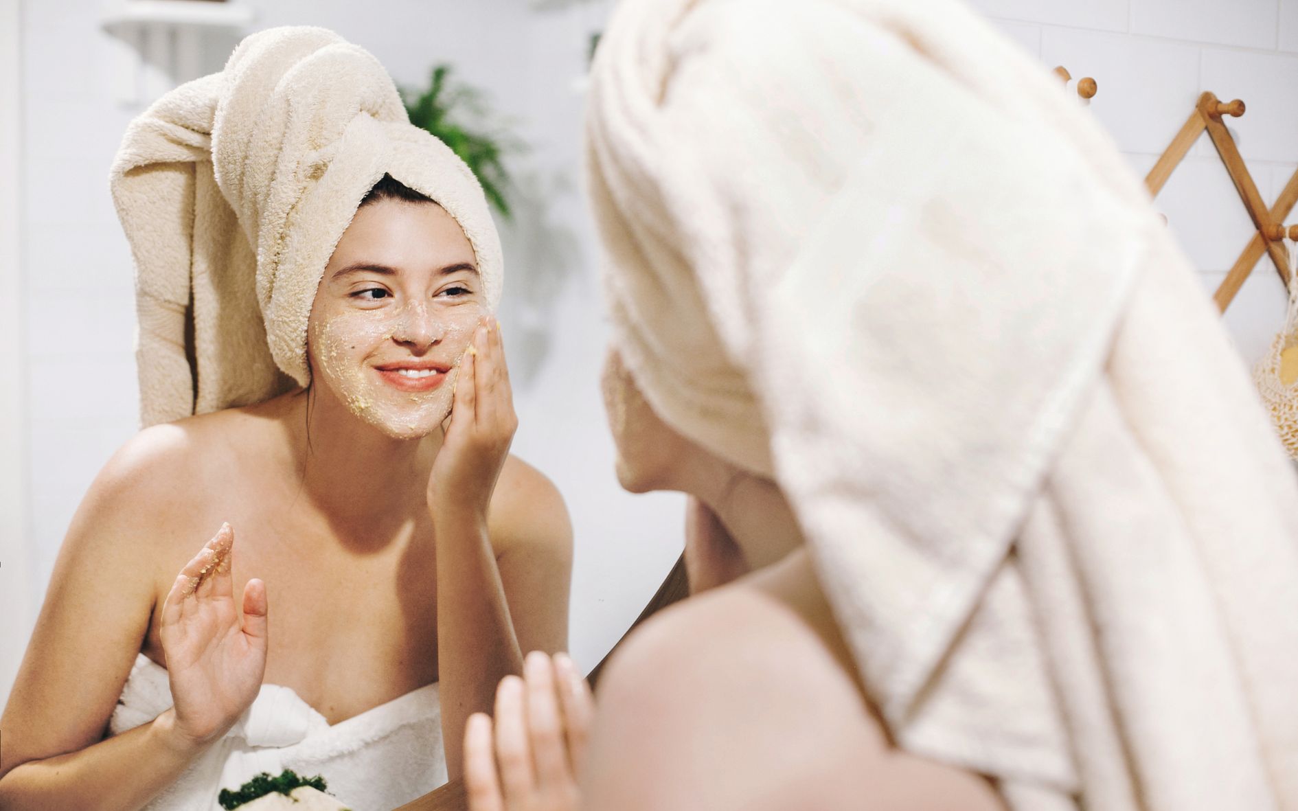 su-dung-muoi-bien-de-lam-dep-ban-da-thu-chua-3