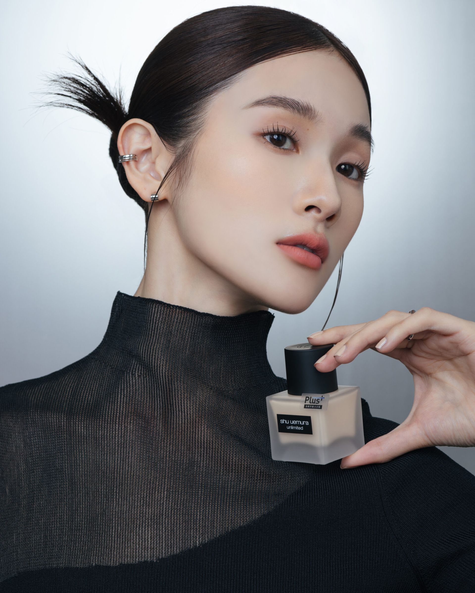 top-5-kem-nen-dang-long-dang-dau-tu-cho-lop-nen-trong-suot-4