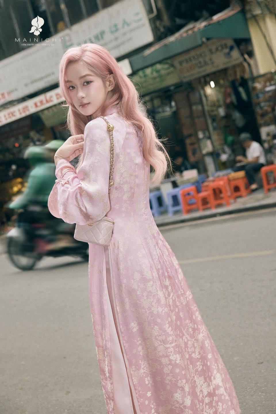 ao-dai-mainichi-design-va-nhung-ngay-giap-tet-tren-pho-co-ha-noi-2