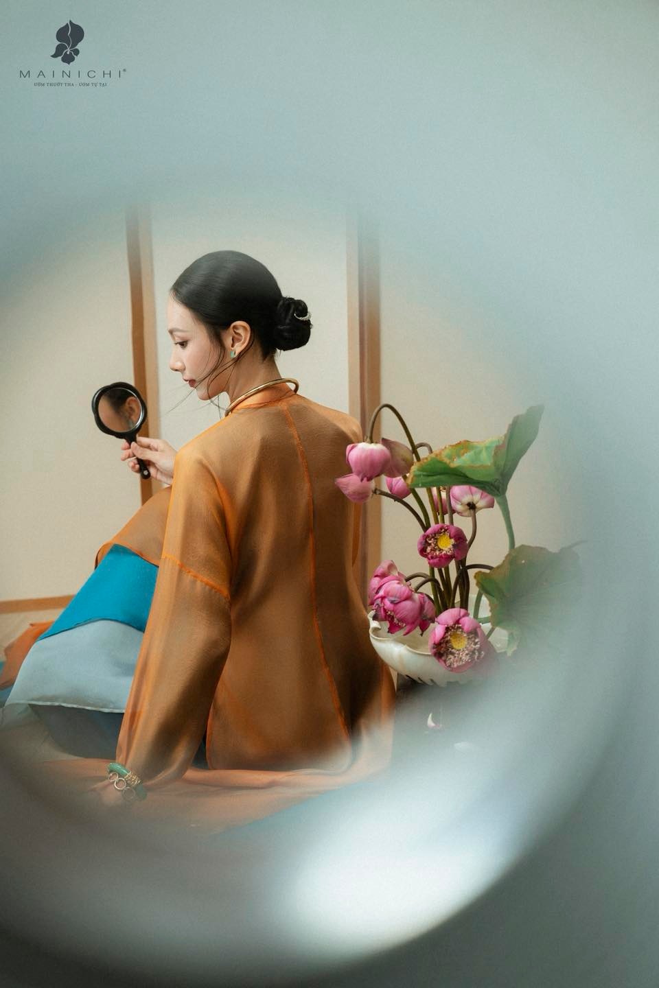 bst-ao-dai-diep-hy-hoa-y-dang-xuan-hien-huu-trong-nhung-khoanh-khac-binh-di-10