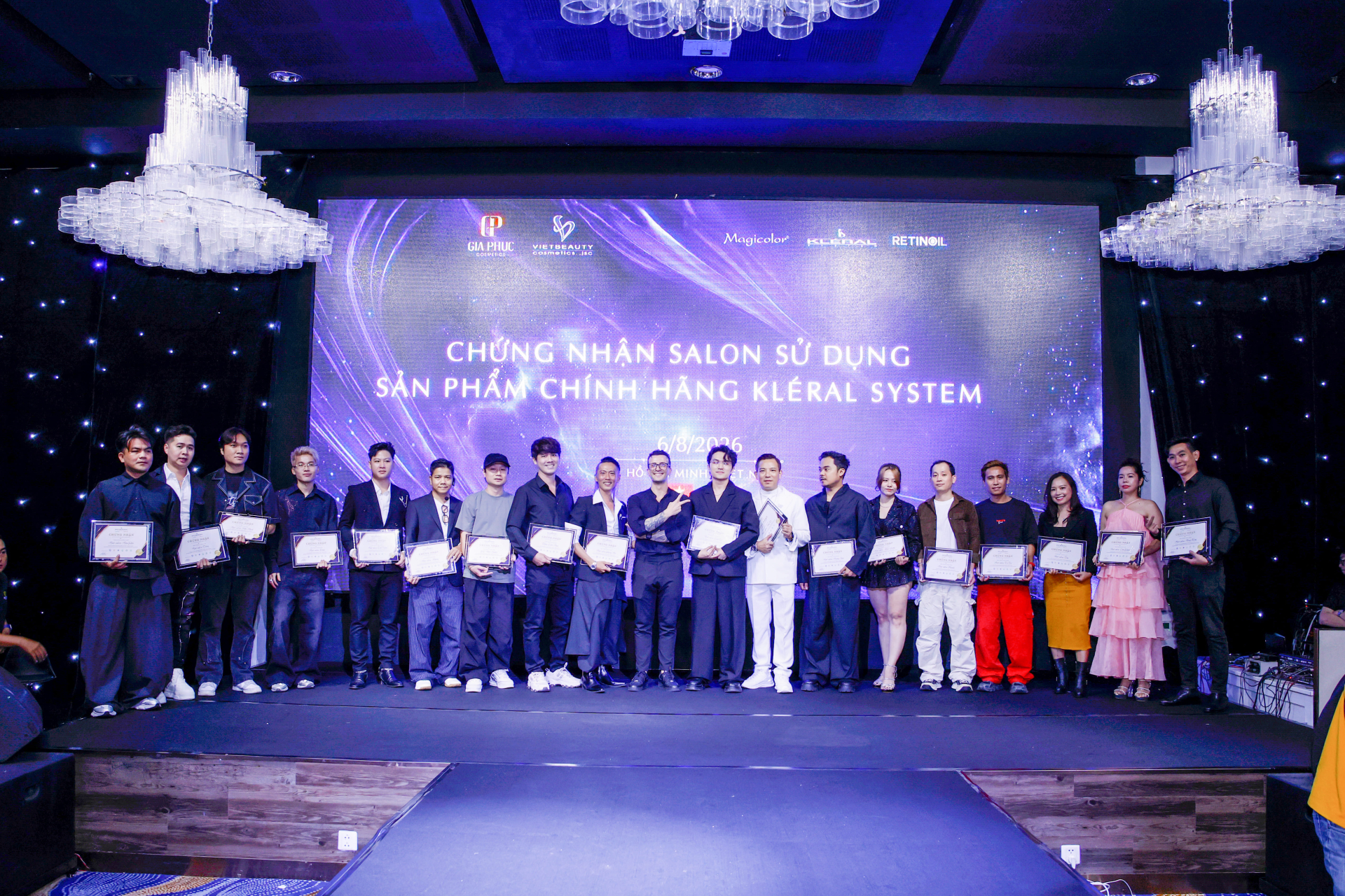 forever-young-hanh-trinh-vuot-thoi-gian-ket-noi-nhung-dau-an-moi-12