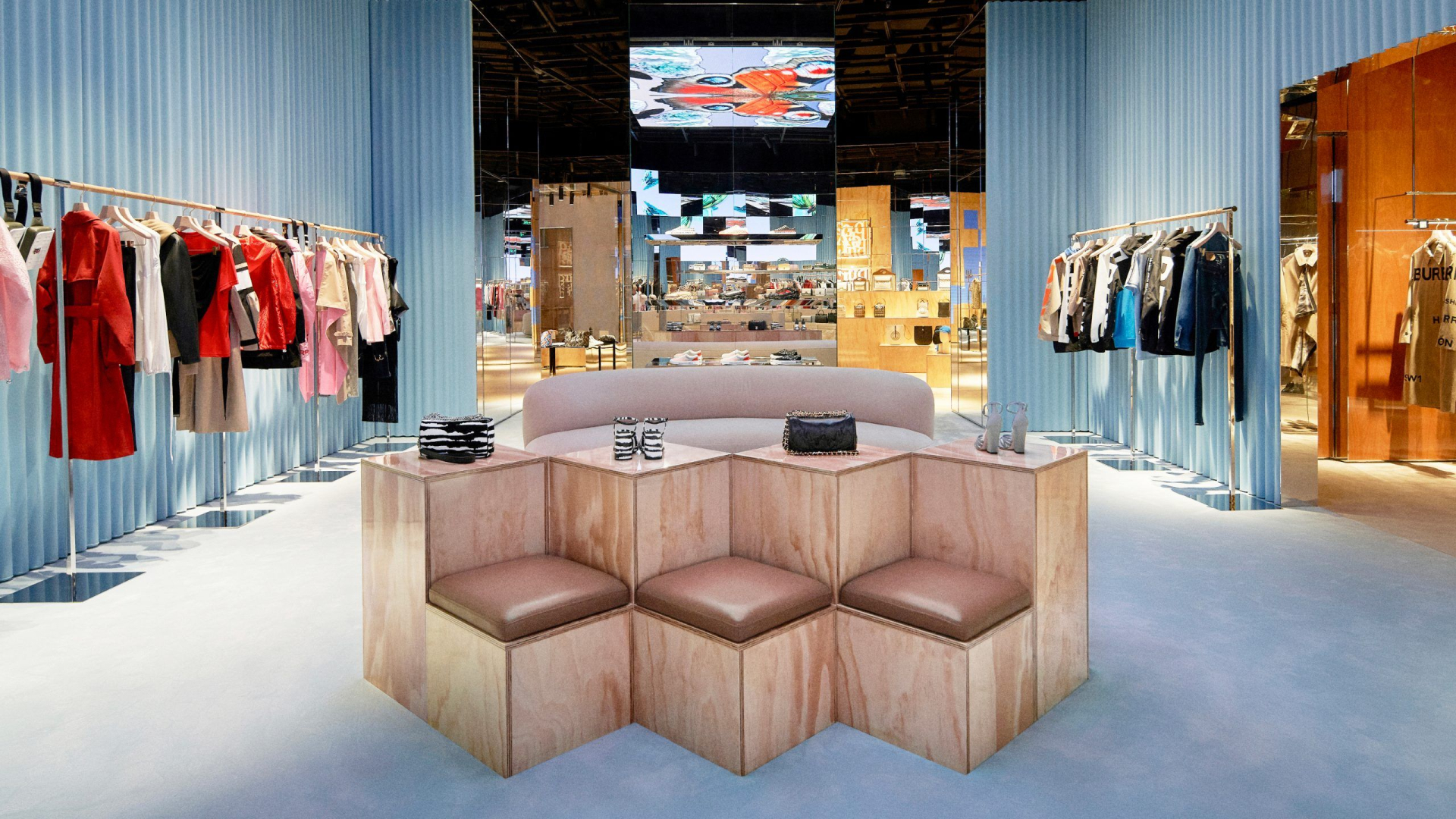 Doanh thu của Burberry không đạt được như kỳ vọng sau dịp lễ. 