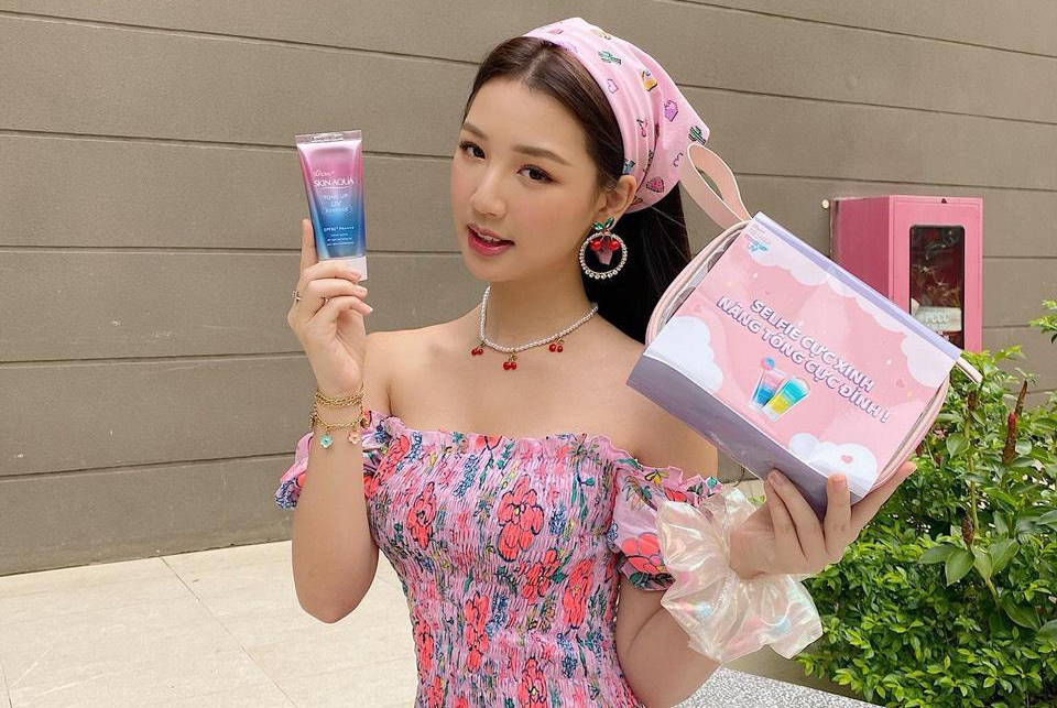 Kem chống nắng phân tán hoặc phản xạ các tia UV có hại, bảo vệ làn da trước ánh nắng mặt trời. 