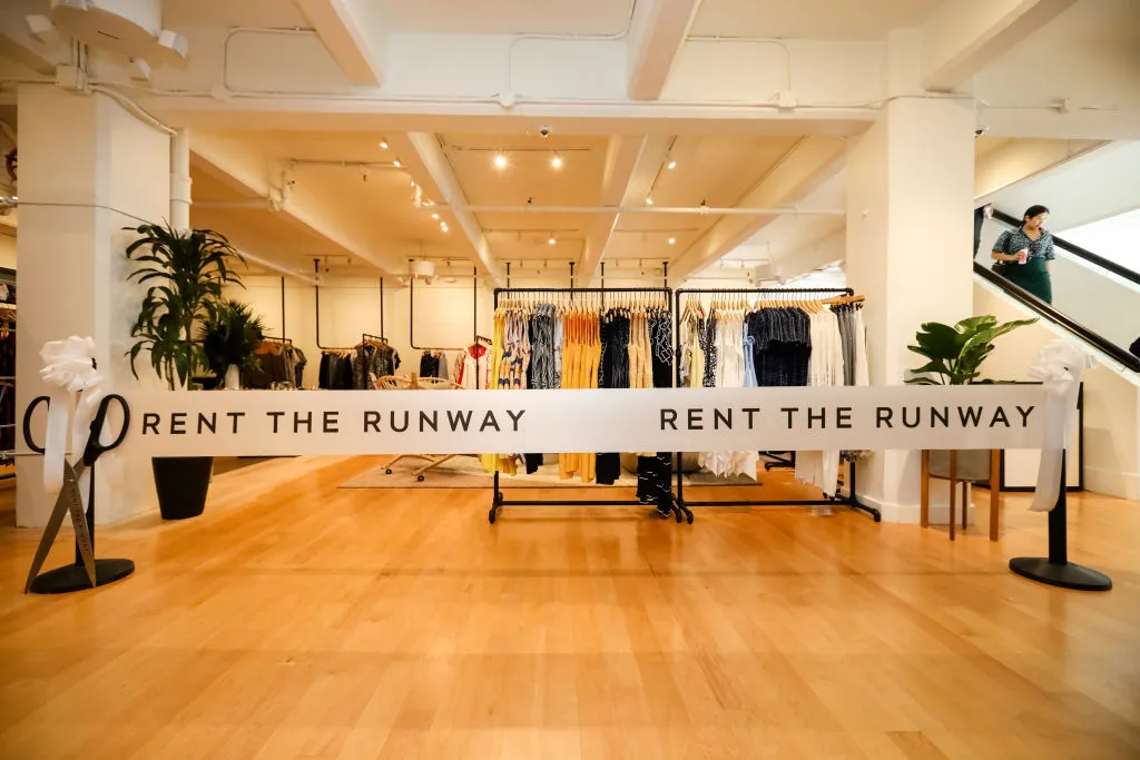 Rent The Runway là hệ thống cho thuê quần áo nổi tiếng tại Mỹ với mục đích bảo vệ môi trường