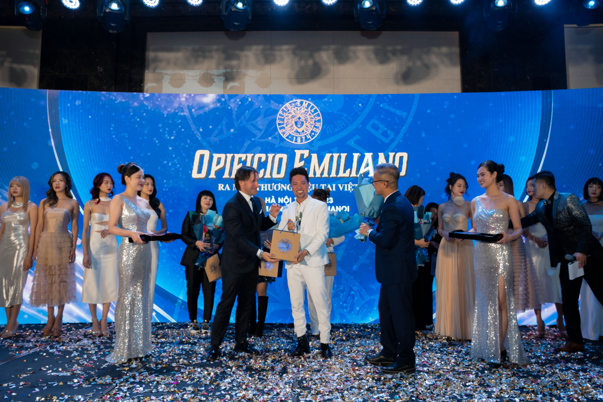 Nhà tạo mẫu Phong Vân  - đại sứ thương hiệu, người thành lập Salon Phong Vân