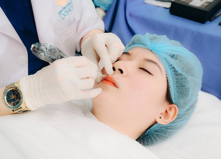 Xu-huong-phun-xam-tham-my-cua-chi-em-va-nhung-rui-ro-khon-luong8