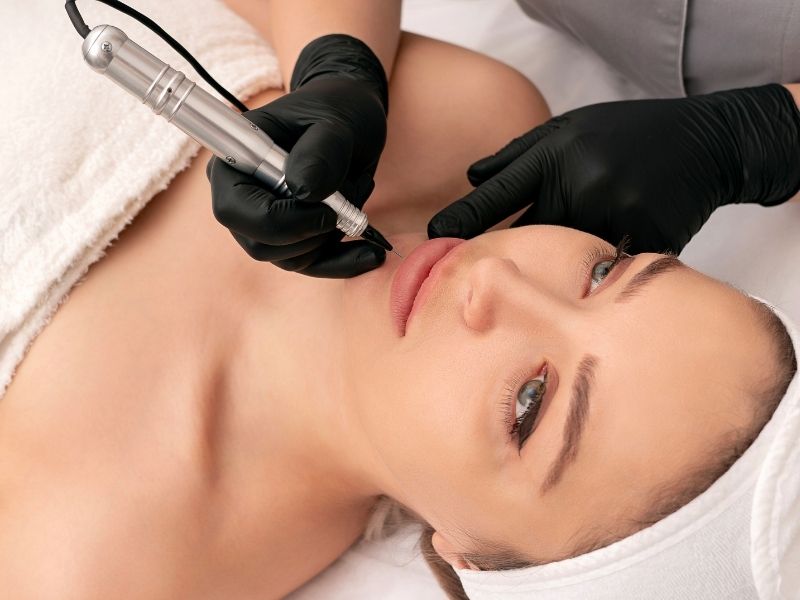 Xu-huong-phun-xam-tham-my-cua-chi-em-va-nhung-rui-ro-khon-luong9